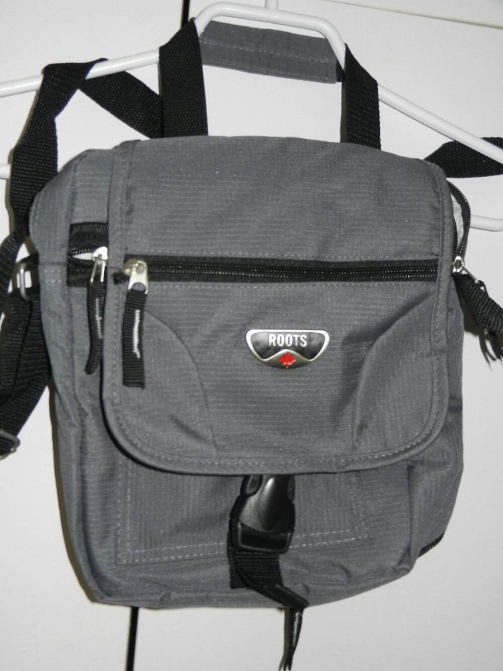 Sac à bandoulière gris Roots
